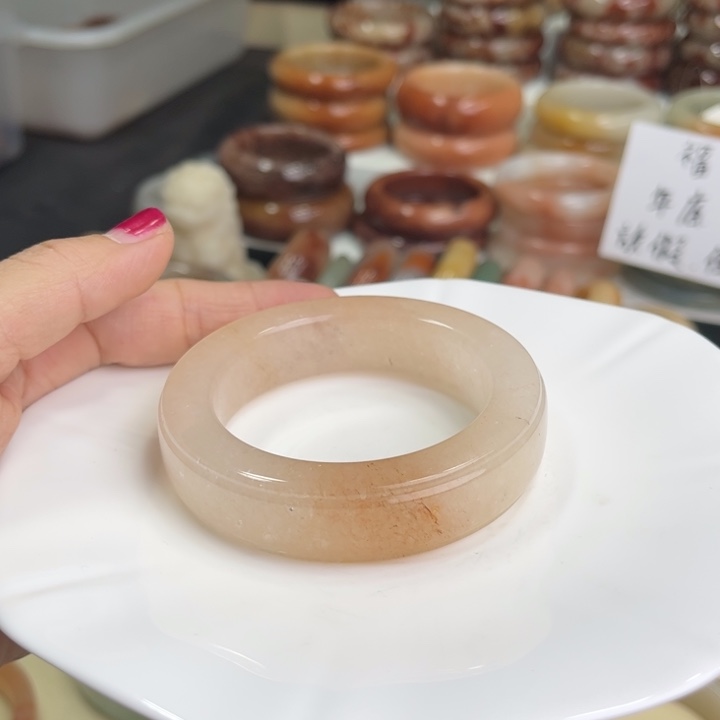 石英质玉圈口54.5未镶嵌圆**姐