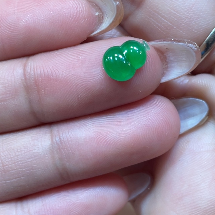 翡翠颈饰未镶嵌葫芦