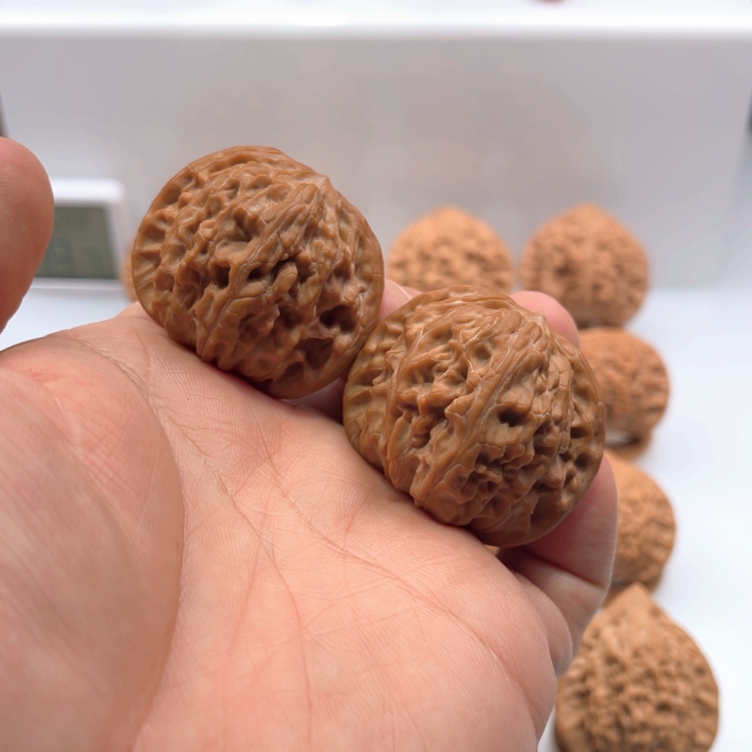 文玩核桃把件42mm全品无药山地磨