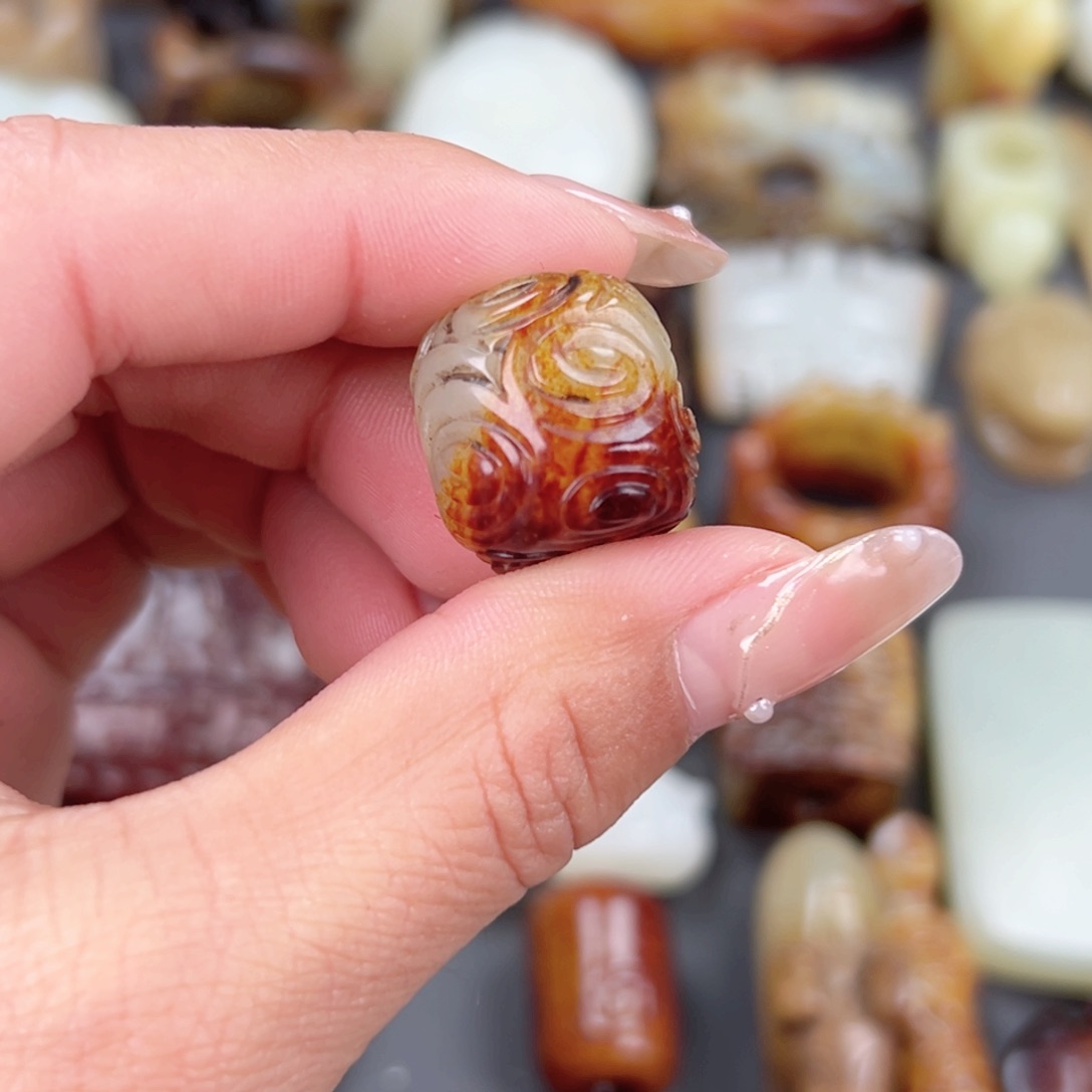 和田玉（糖玉）颈饰未镶嵌