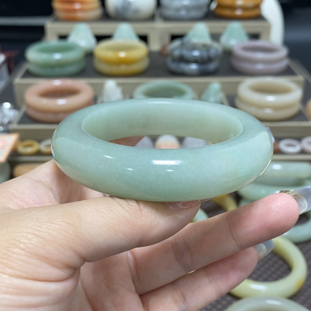 石英质玉未镶嵌手镯