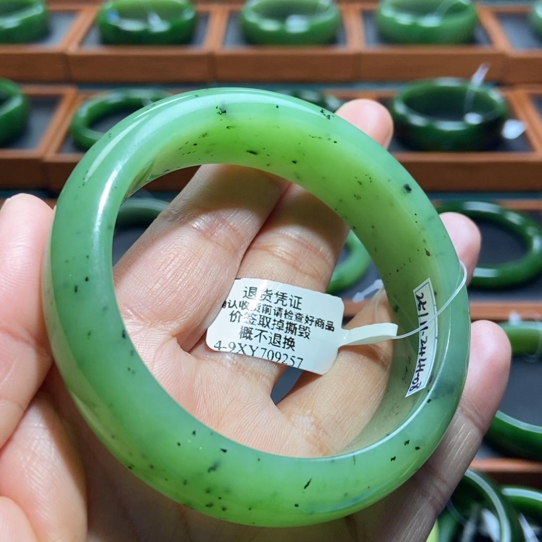 和田玉（碧玉）未镶嵌手镯苹果绿5758