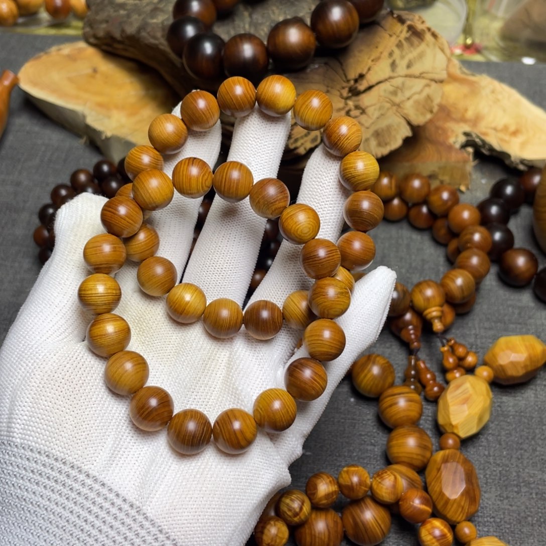 用***鸽柏木（崖柏）1.2干黑油茶料1对