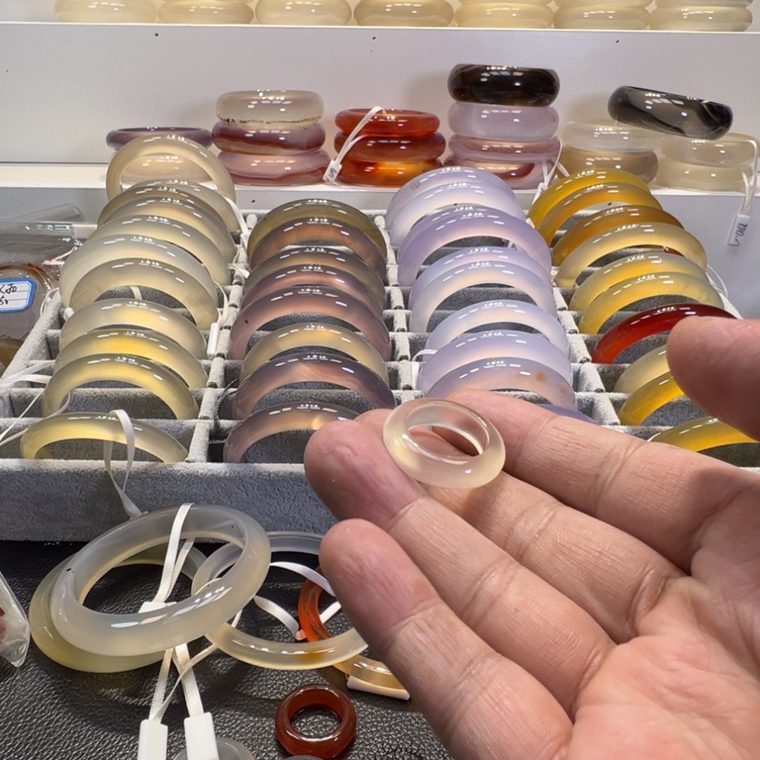 森***森玛瑙/玉髓未镶嵌手镯