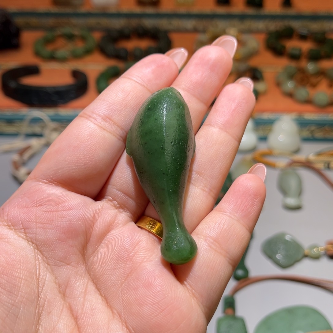 颈饰未镶嵌和田玉嘟*