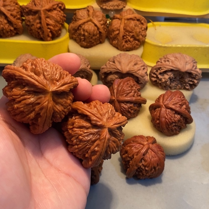 首***富把件文玩核桃Hhhhhhh