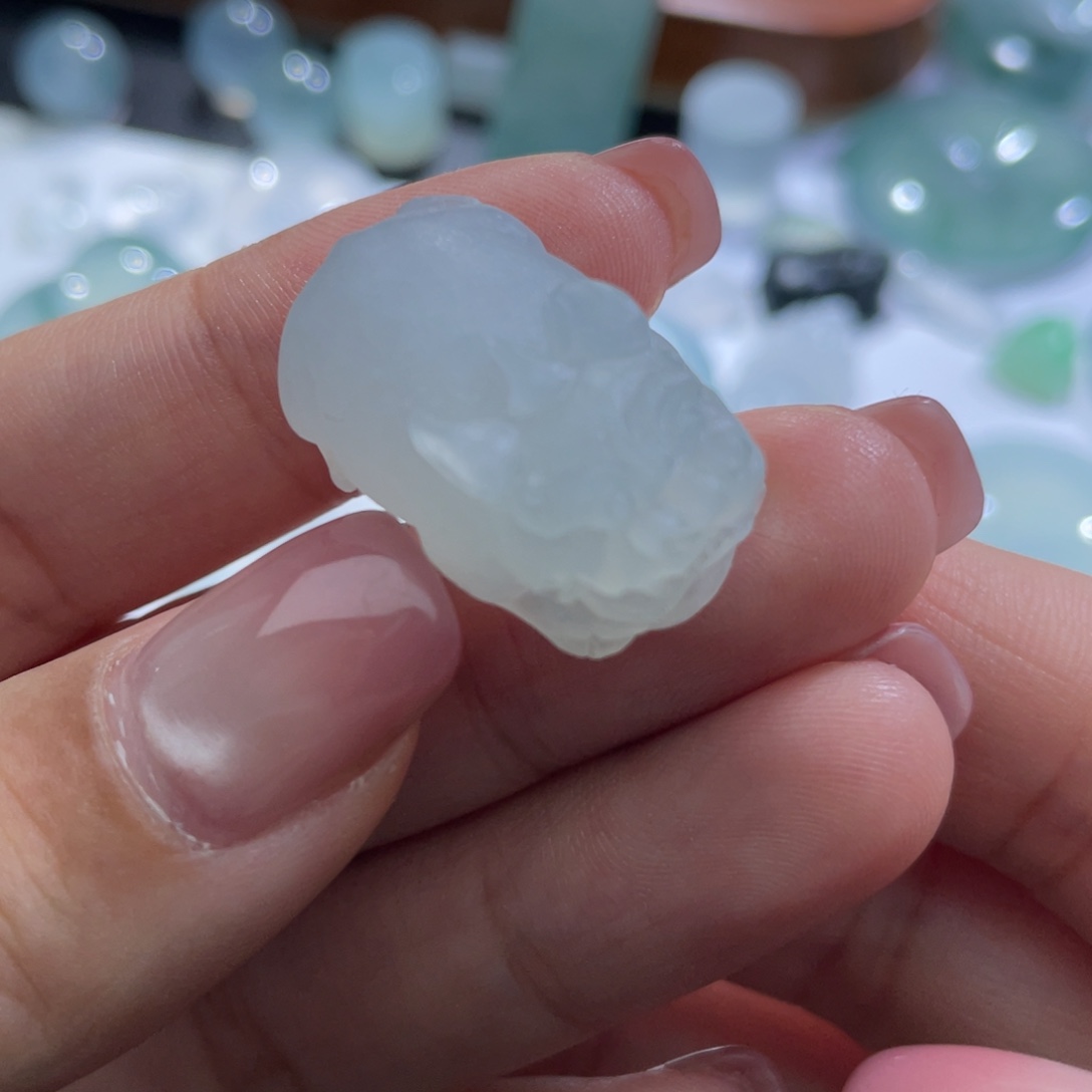 定制翡翠未镶嵌貔貅