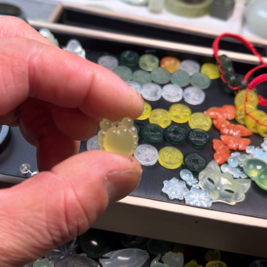 蛇纹石玉原石未镶嵌懵***子