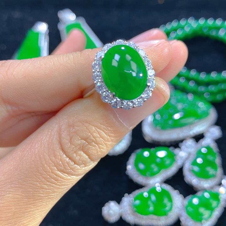 翡翠戒指银S925镶嵌一个