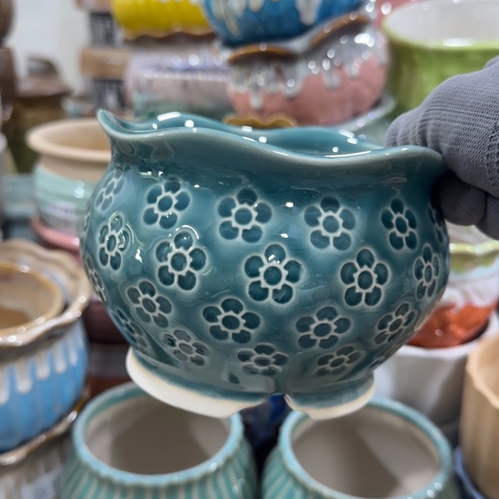 凑9块包邮，有孔，陶瓷花盆