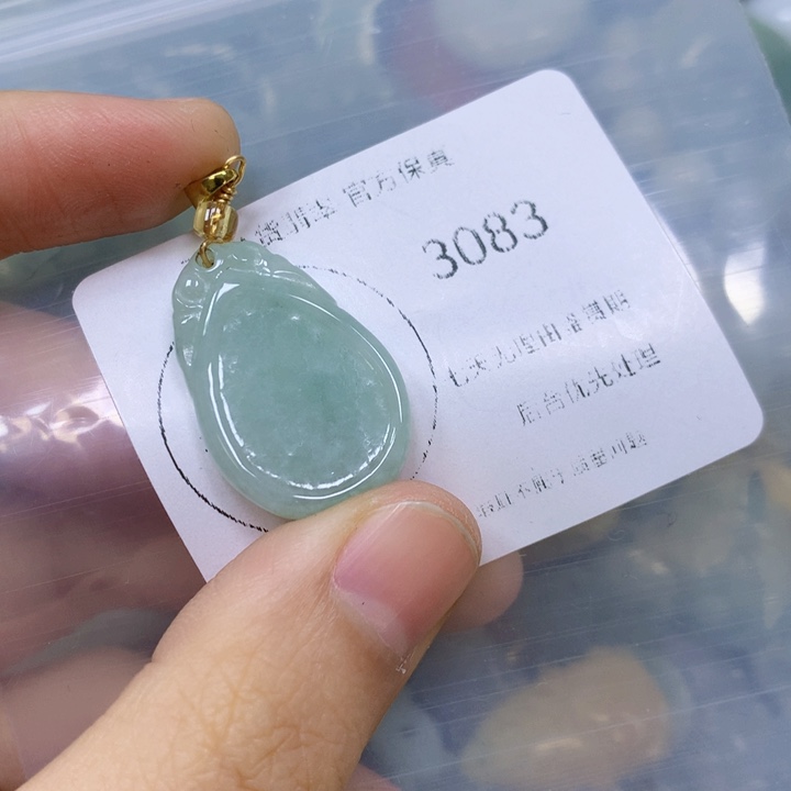 翡翠颈饰未镶嵌翡翠