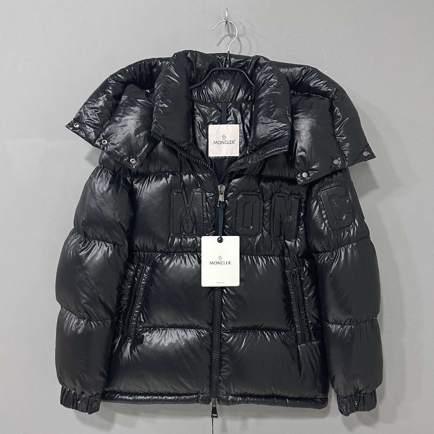 未使用 MONCLER GUERNIC浮雕LOGO羽绒服/0码/95504