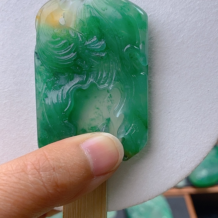 石英质玉挂件未镶嵌红*