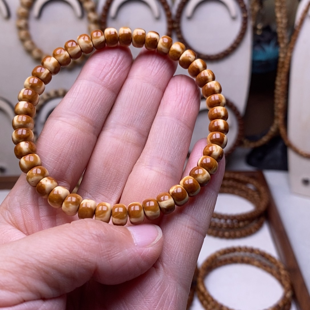 G***k手串紫金鼠精工鼠尖纯肉奶黄包火焰高油密精品