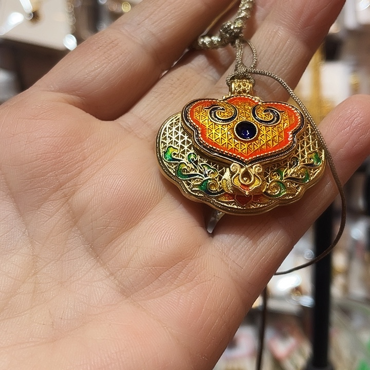 A***e硅胶铜合金映诺香包锁