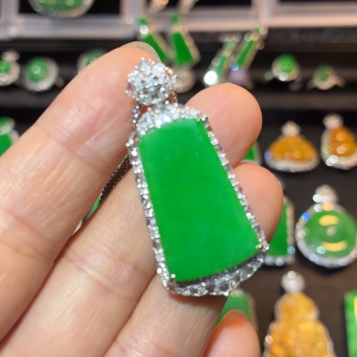 翡翠18K金镶嵌吊坠(不含链)翡翠