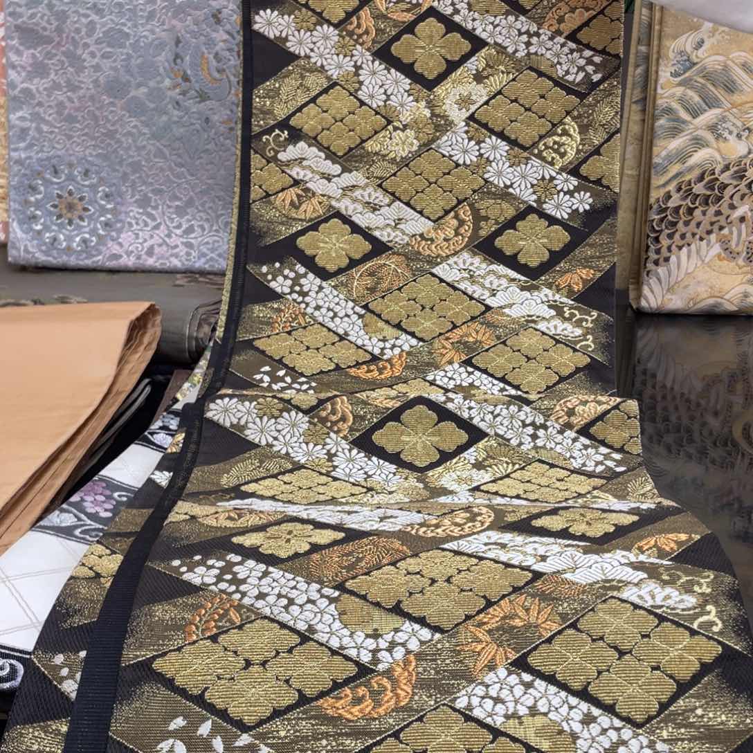 刺绣唐锦桑蚕丝正绢面料  轮奈织