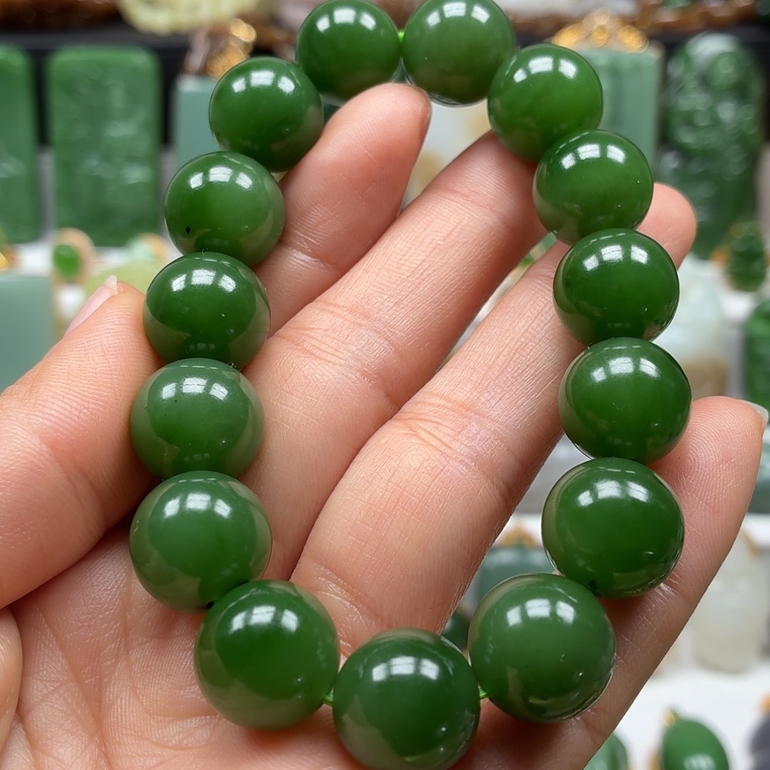 和田玉未镶嵌颈饰阳绿14