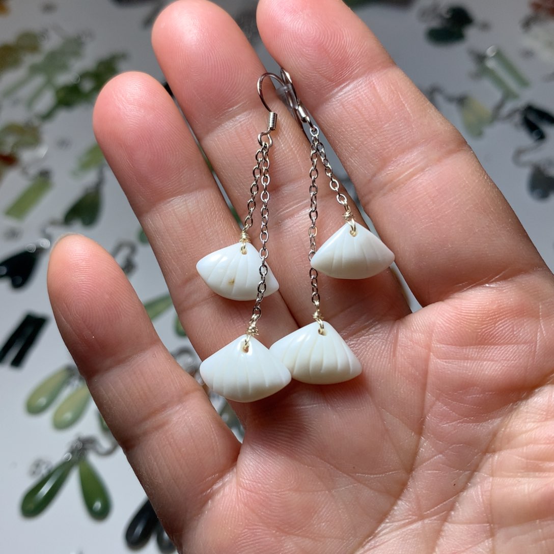 蛇纹石玉耳环未镶嵌