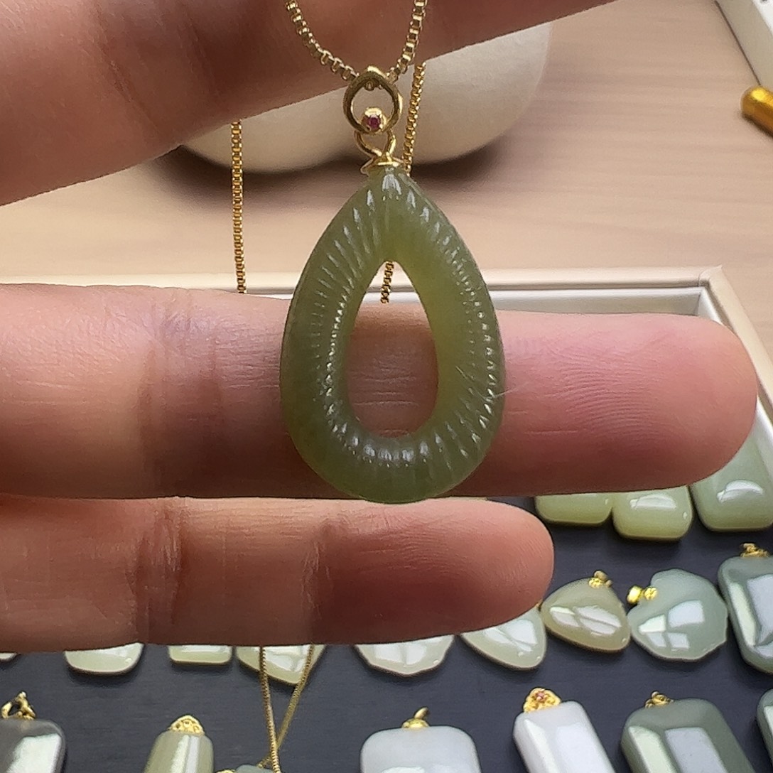 和田玉银S925镶嵌颈饰