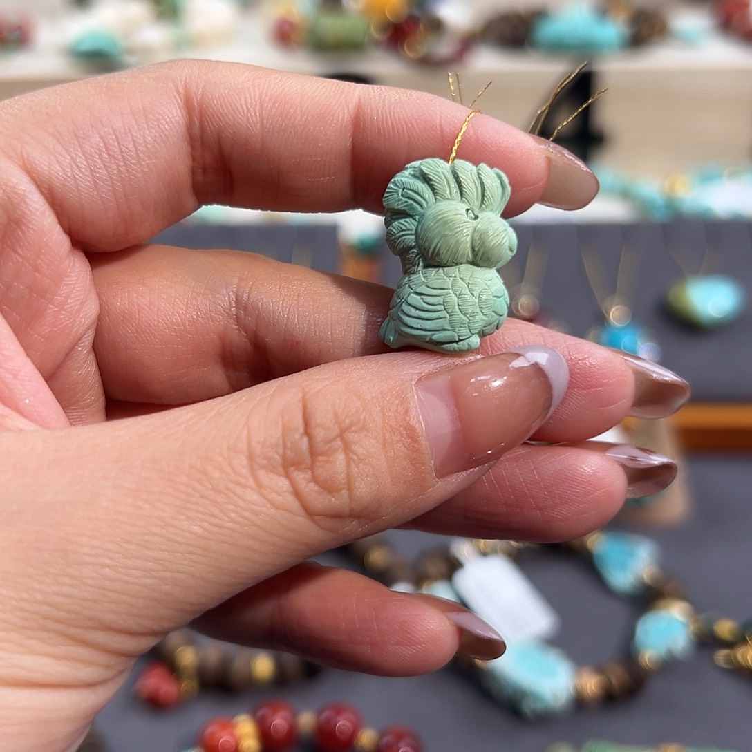 绿松石未镶嵌把件英明神鹉配饰