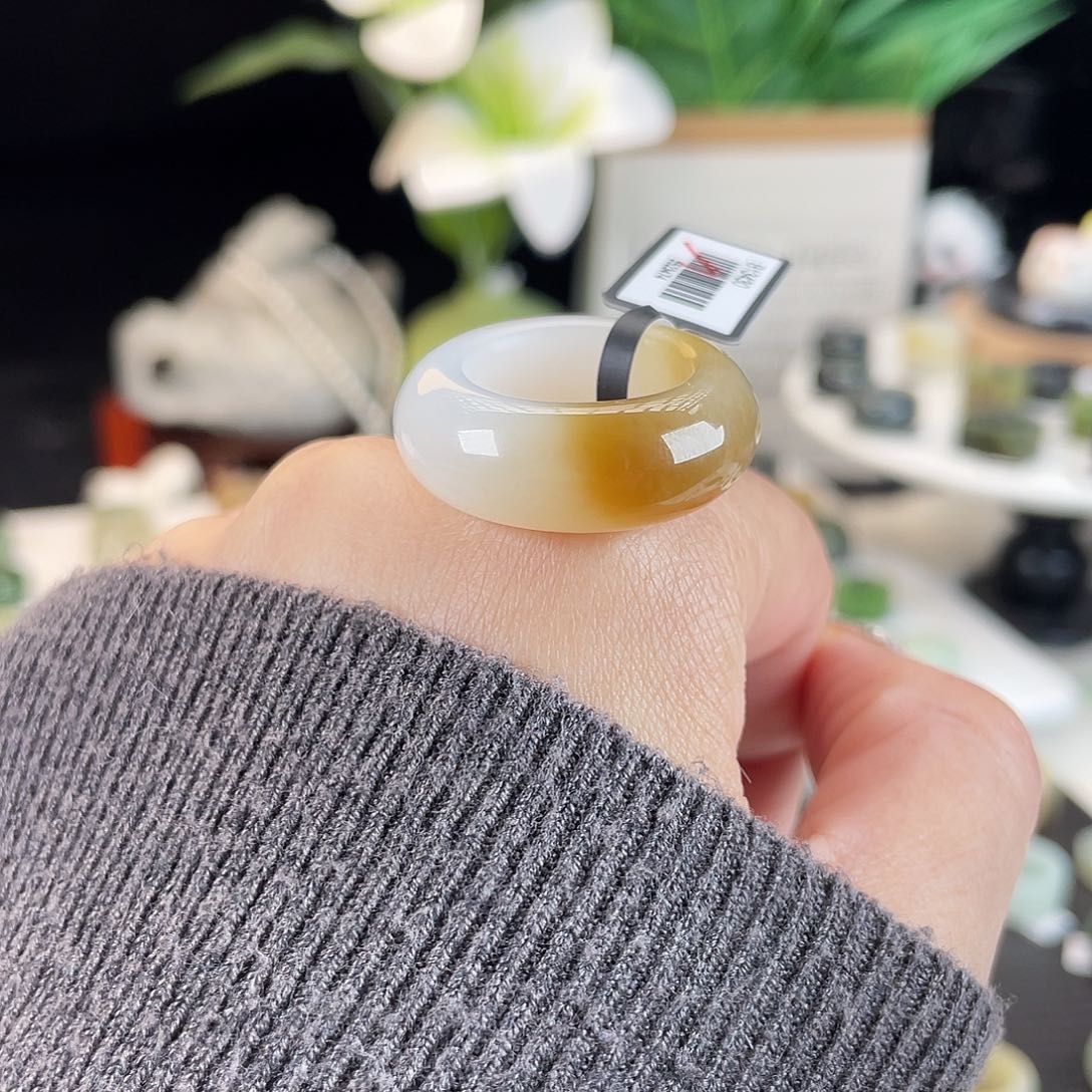 和田玉未镶嵌戒指E12俄糖白轮胎17.3带24h