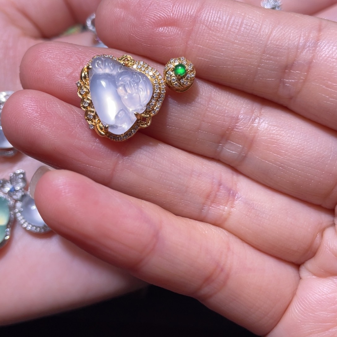 翡翠颈饰18K金镶嵌夏**风