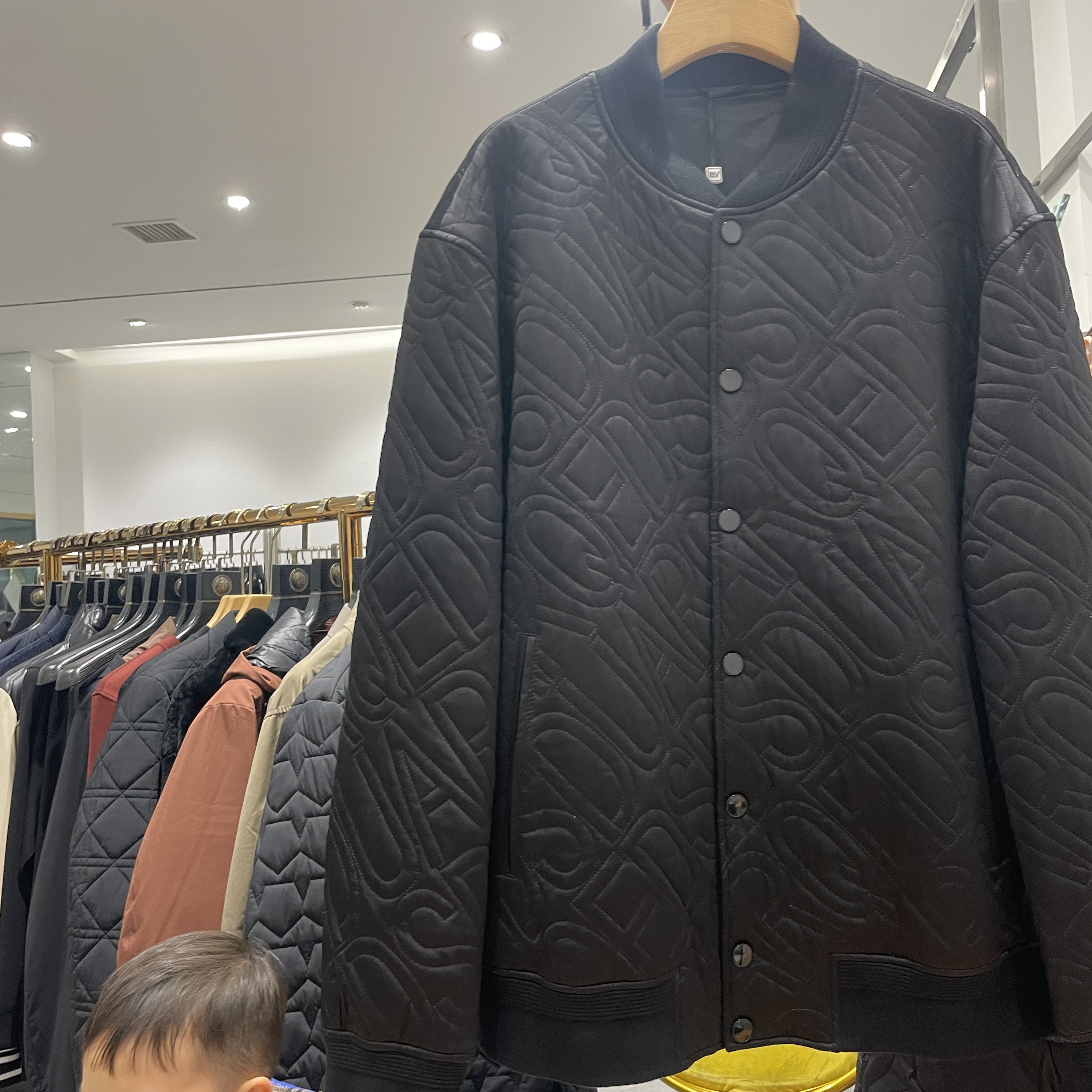 波尔维斯塔黑色棉服