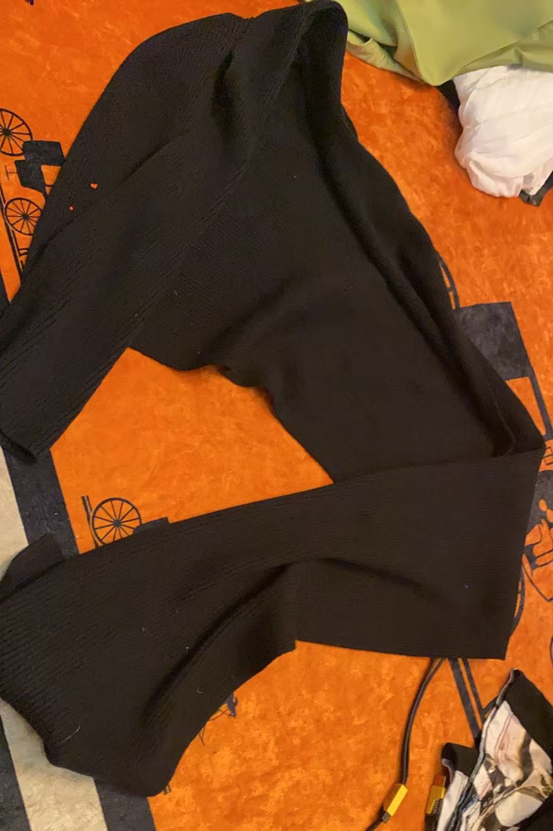 【特价不支持退换】黑色保暖针织围巾