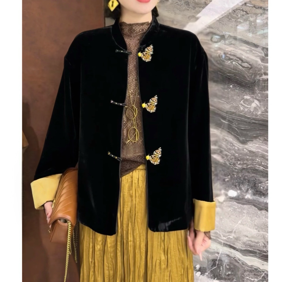 D999-3241【如意葫芦一】新中式秋冬新款长袖钉珠盘扣国风丝绒外套
