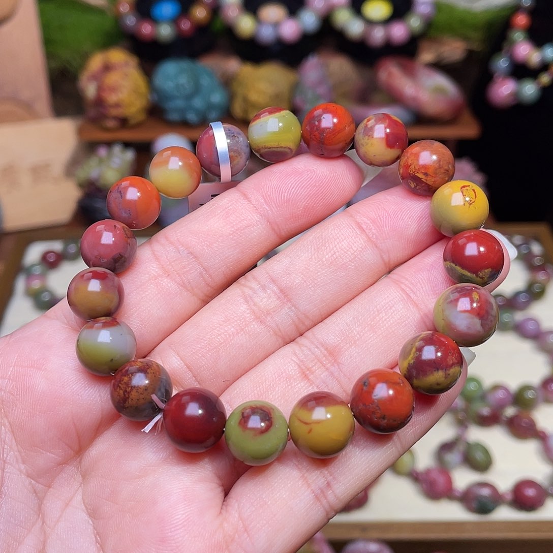 玛瑙/玉髓未镶嵌手串盐源玛瑙十二福利艳丽包浆手串
