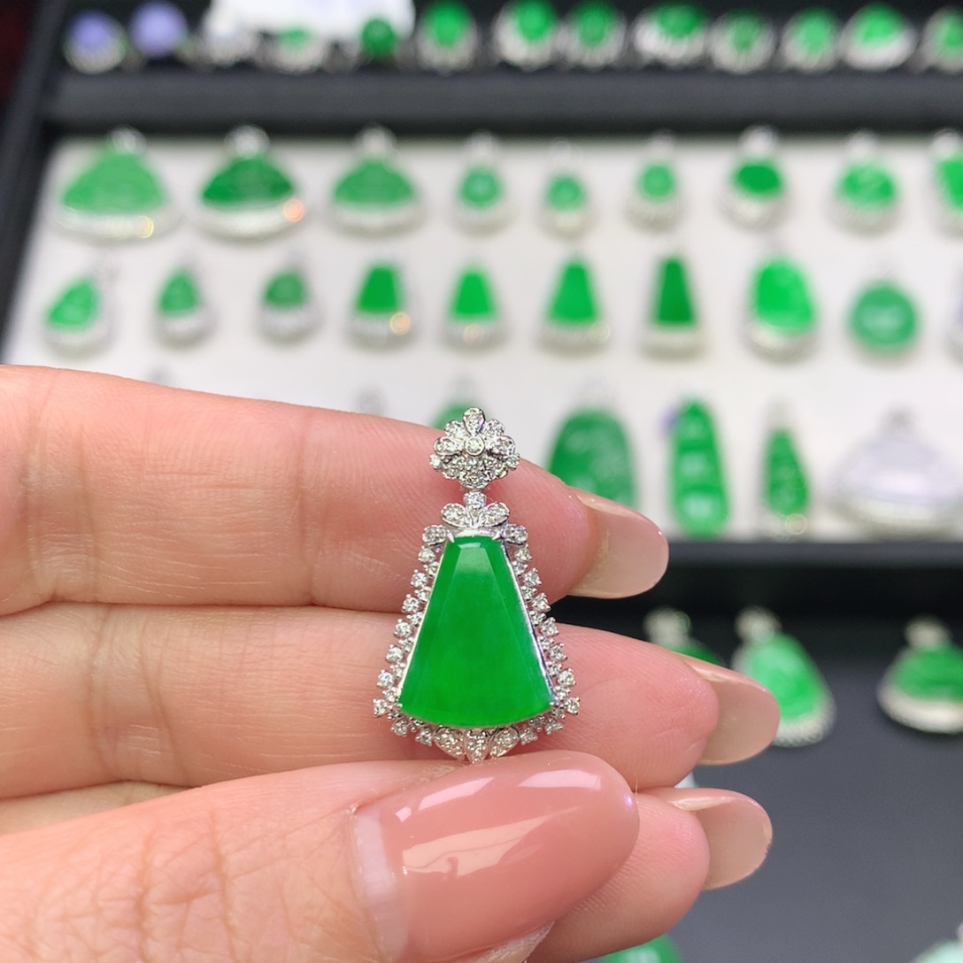 翡翠18K金镶嵌吊坠(不含链)