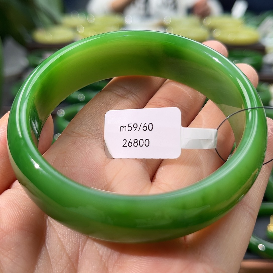 和田玉（碧玉）未镶嵌手镯