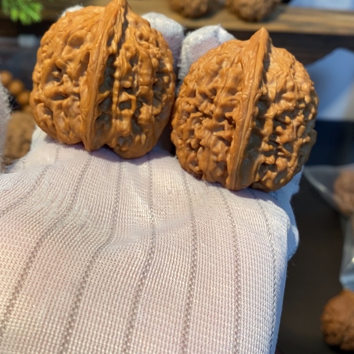 桃核吊坠40尺寸金钻