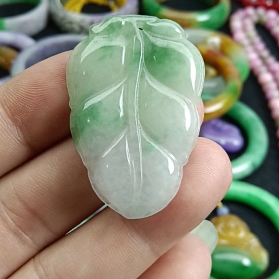 翡翠未镶嵌挂件翡翠