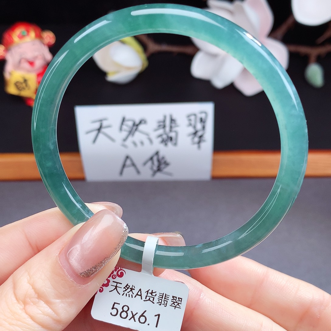 翡翠手镯（圆镯）未镶嵌