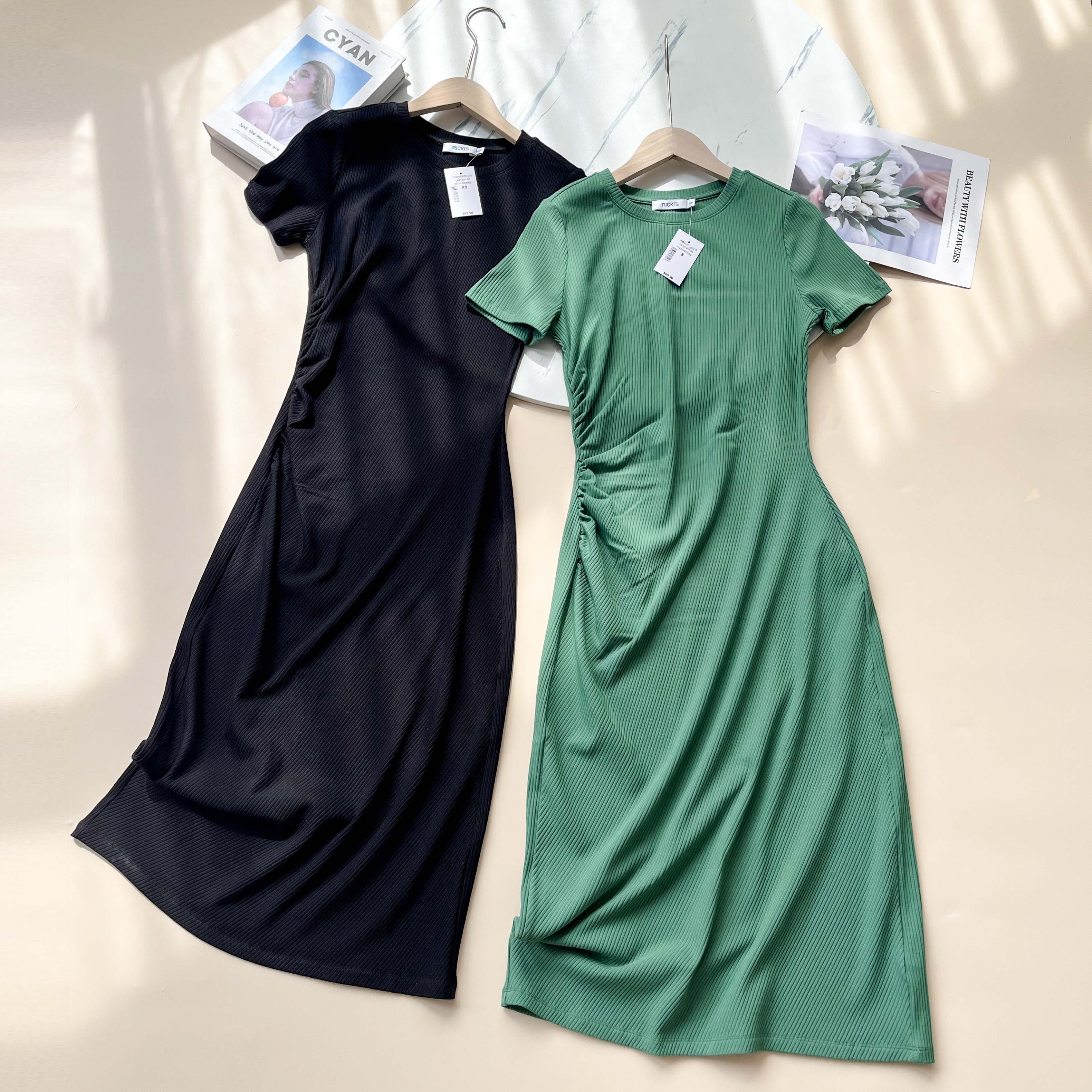 中长款褶皱短袖连衣裙