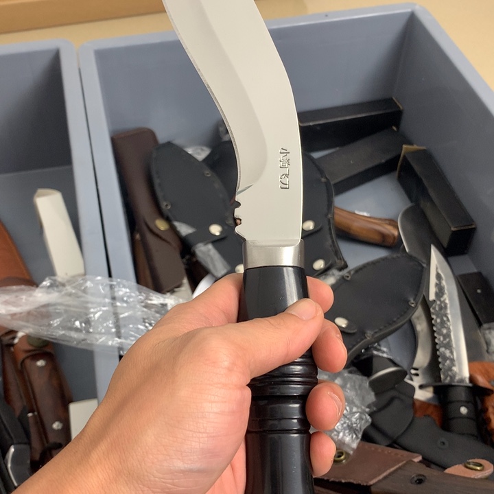 小狗飞刀户外工具