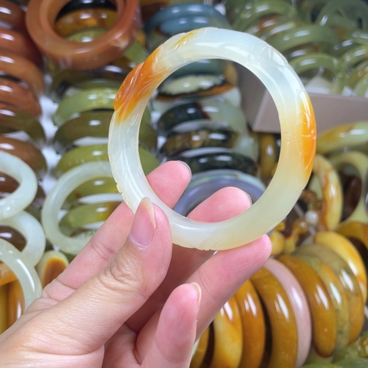 蛇纹石玉手镯未镶嵌卷***面