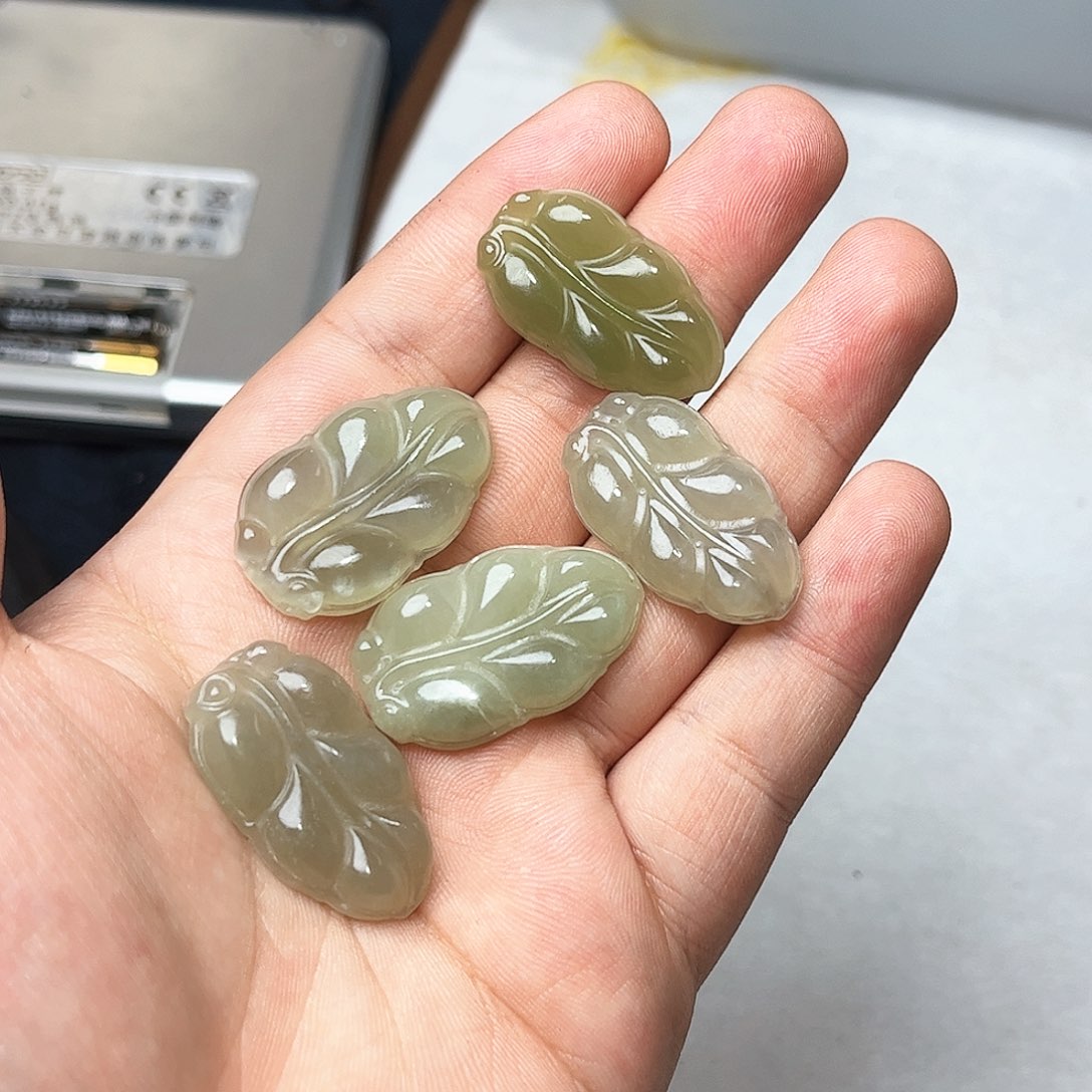 和田玉未镶嵌吊坠(不含链)34