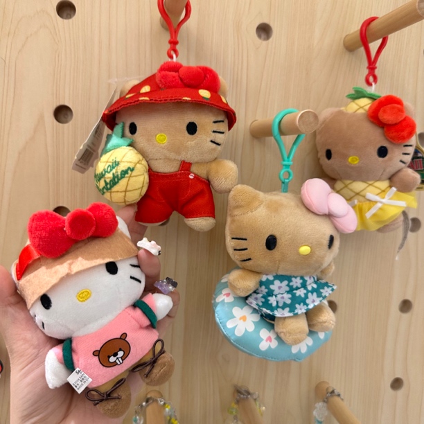 美版合集hello kitty夏威夷菠萝园黑皮可爱挂件