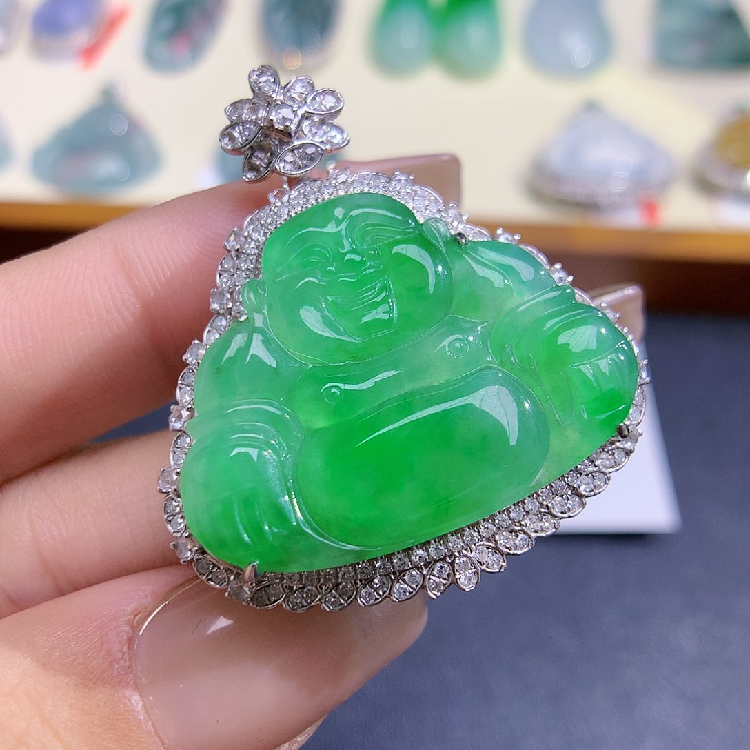 翡翠颈饰18K金镶嵌佛公