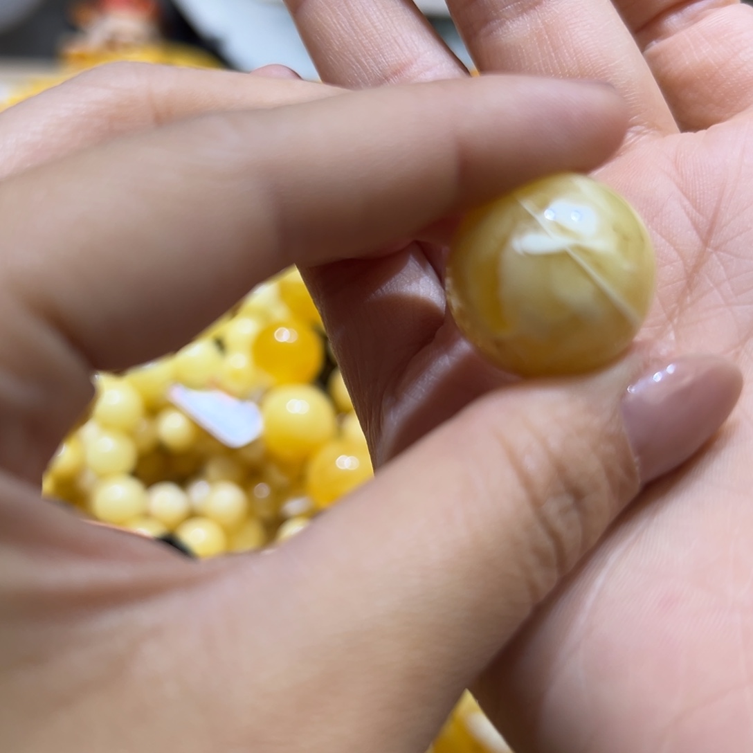 琥珀珠宝奇石未镶嵌