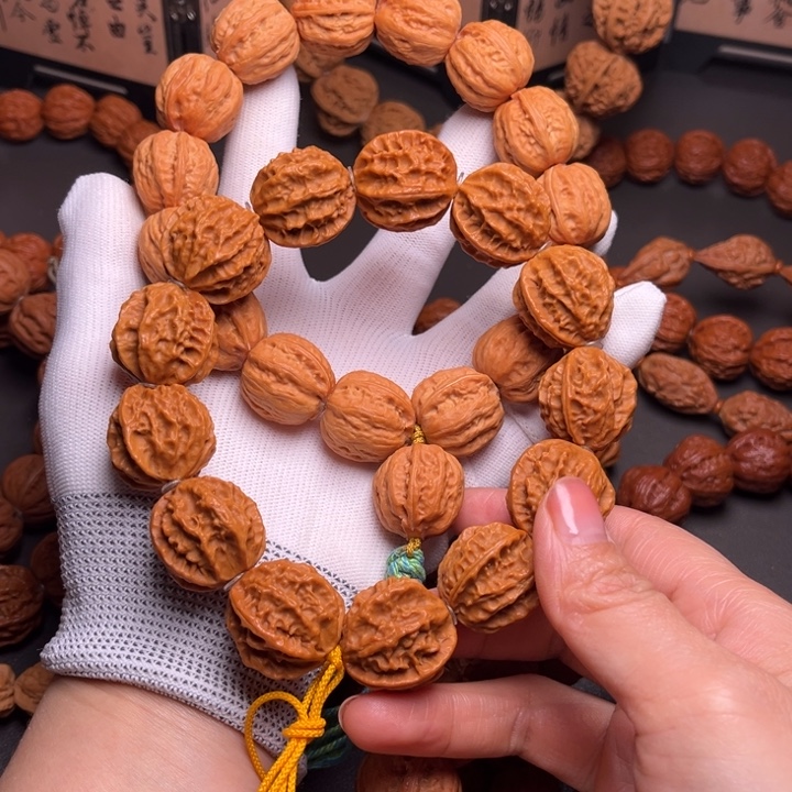 小***学文玩核桃手串粗筋八棱和龙脊