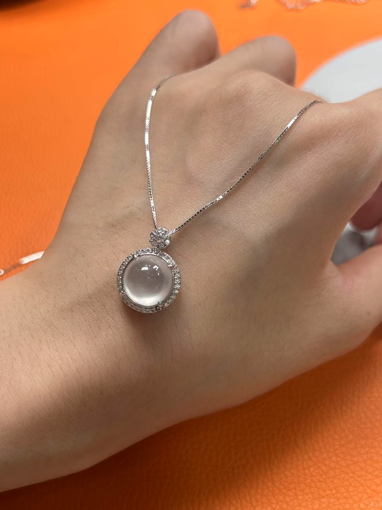 俄料石英质玉国风镶嵌蛋面轻奢国风吊坠配银链