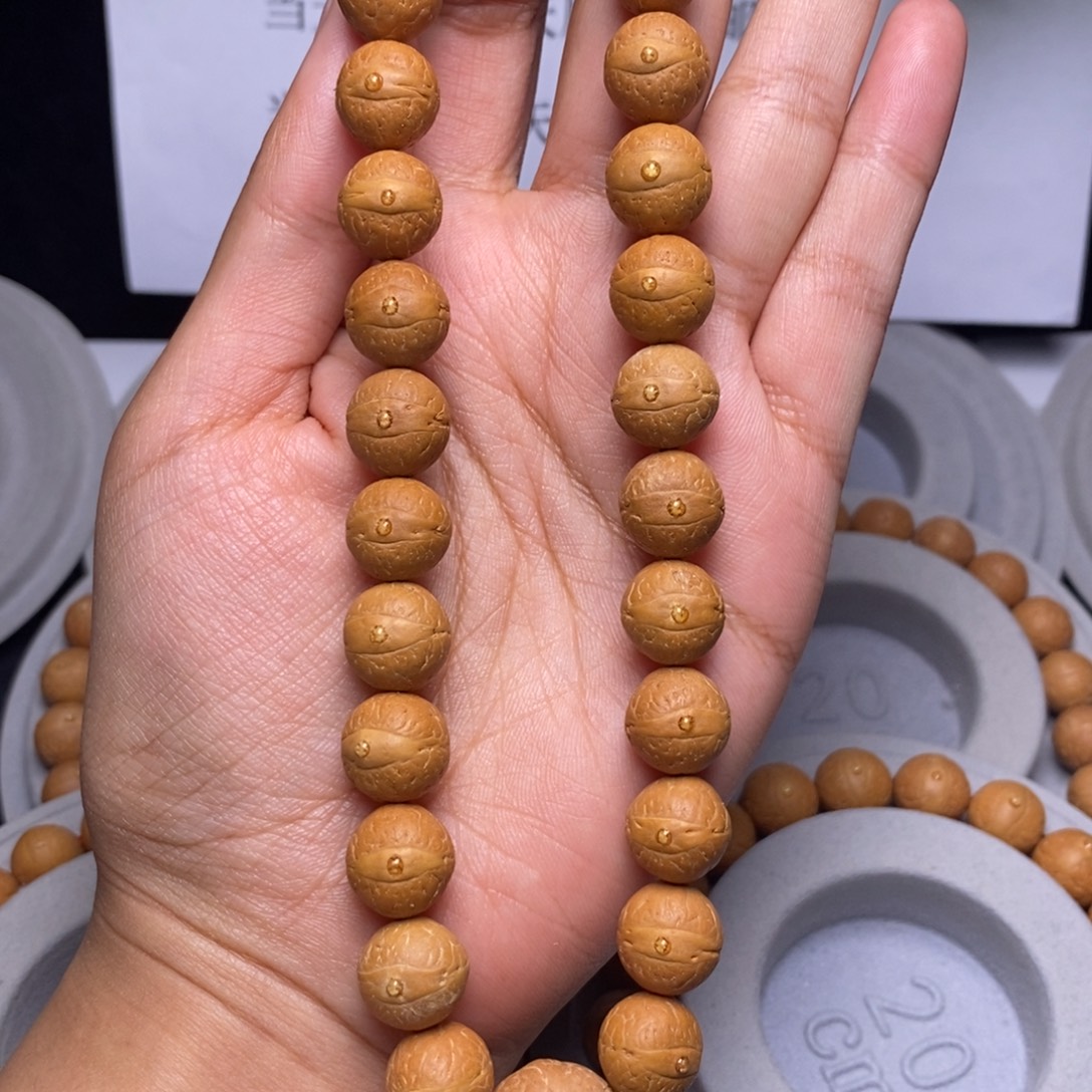 凤眼菩提吊坠手持