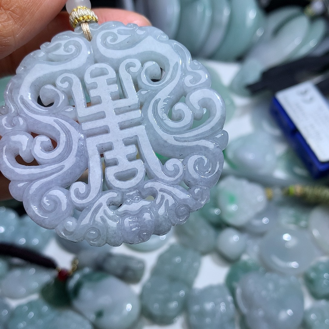 翡翠未镶嵌颈饰1591