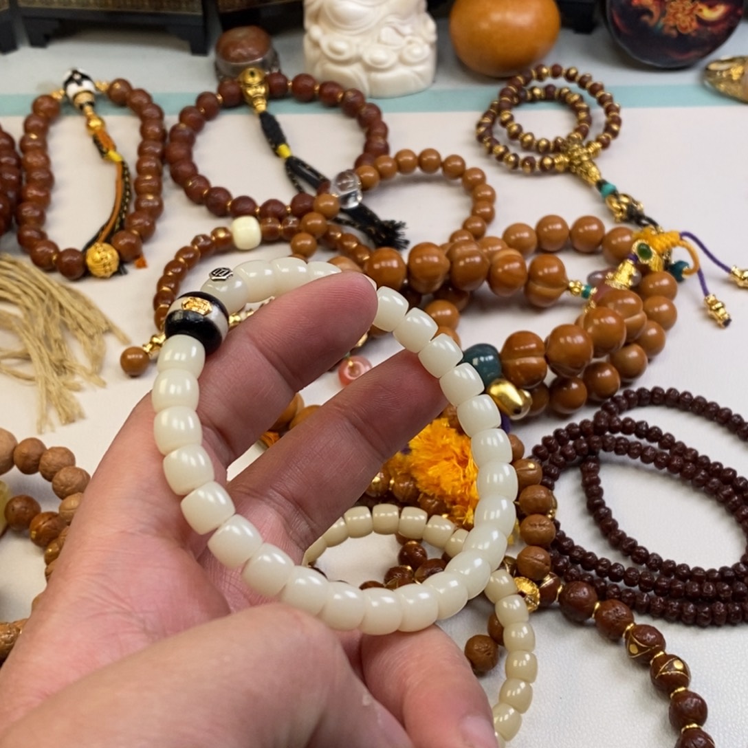 菩提根/象牙果吊坠。。。。。。。。。。