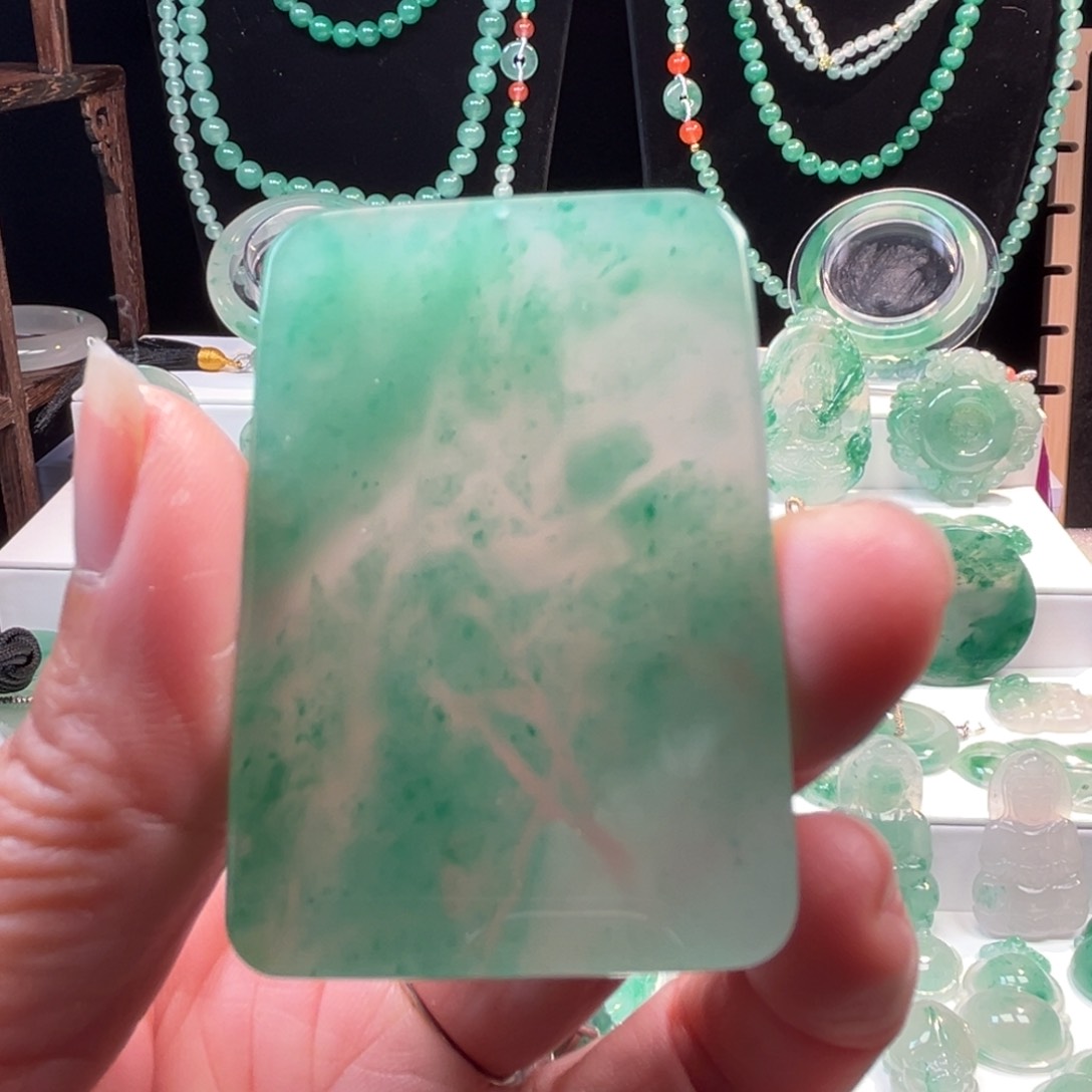 石英质玉吊坠(不含链)合金