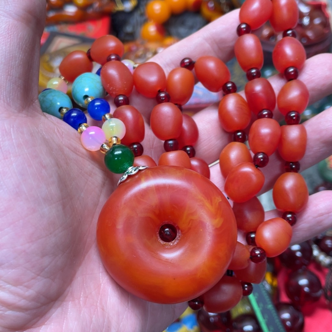 琥珀裸石未镶嵌好物推荐如图所示